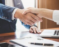 Потрібен кваліфікований та досвідчений адвокат?