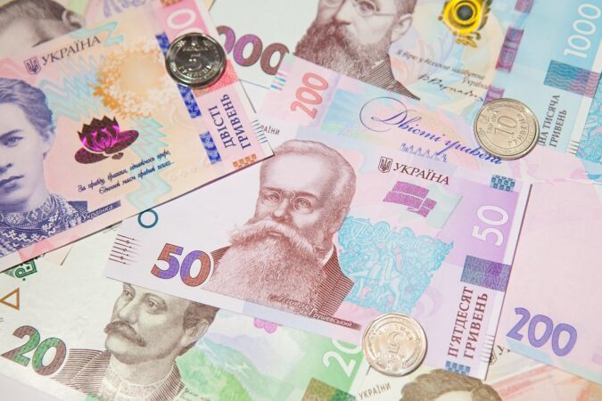 Чи можна військовослужбовця позбавити додаткової винагор...